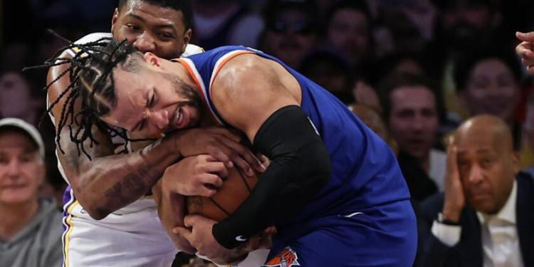 Lakers secure defensive win against Knicks Lakers secure defensive win against Knicks