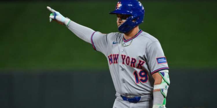 Bo Bichette Struggles Against Giants, Shows Improvement at Plate Bo Bichette Struggles Against Giants, Shows Improvement at Plate