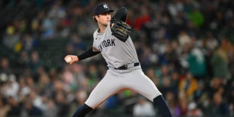 Yankees Defeat Mariners 5-3; Cam Schlittler Performs Well Yankees Defeat Mariners 5-3; Cam Schlittler Performs Well