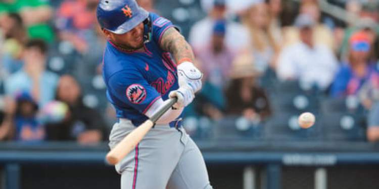 Alvarez Records Two Hits; Manaea Debuts in Mets’ Loss Alvarez Records Two Hits; Manaea Debuts in Mets’ Loss