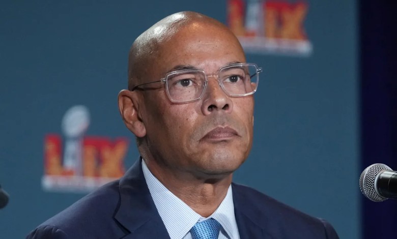 Ex-NFLPA HEAD LLOYD WOWELL LISTED ABOUT A UNDILLING COURS WITH THE $ 3,000 Strip Clubs Ex-NFLPA HEAD LLOYD WOWELL LISTED ABOUT A UNDILLING COURS WITH THE $ 3,000 Strip Clubs