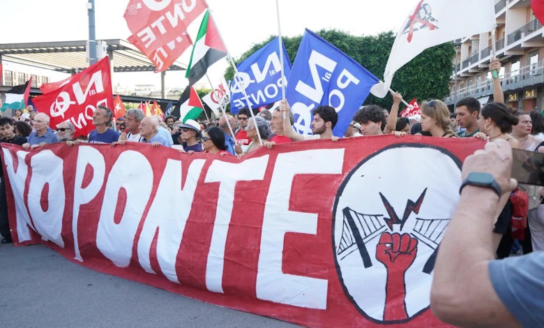 Thousands march against the program of building a large bridge that connects Sicily to Italy’s Mainland Thousands march against the program of building a large bridge that connects Sicily to Italy’s Mainland