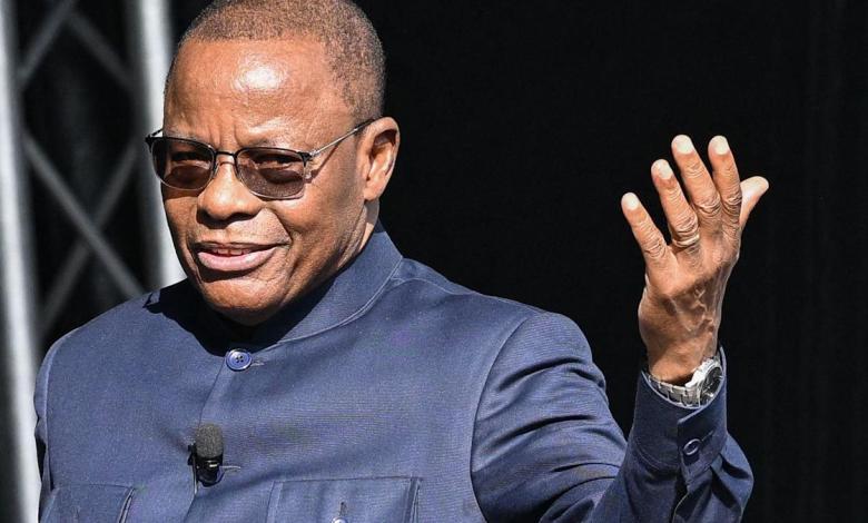 The police surrounded the Presidential Home in Cameroon The police surrounded the Presidential Home in Cameroon