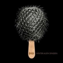 Hinter Allen Dingen
