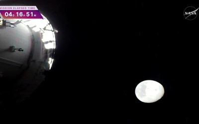 Artemis 2 breaks humanity's all-time distance record during historic loop around the moon (video) Artemis 2 breaks humanity's all-time distance record during historic loop around the moon (video)