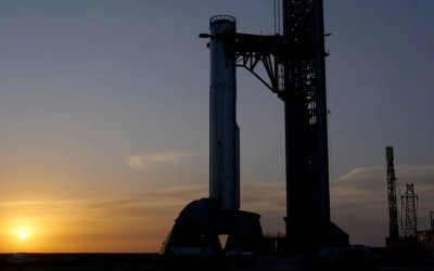SpaceX fires up next-gen 'V3' Starship for 1st time ahead of April launch (photos) SpaceX fires up next-gen 'V3' Starship for 1st time ahead of April launch (photos)