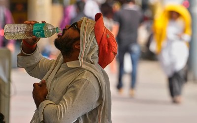 Heat wave empties roads and markets in north India as some farmers turn to nighttime work Heat wave empties roads and markets in north India as some farmers turn to nighttime work