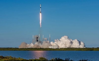 Watch SpaceX land a rocket in The Bahamas for the 2nd time ever today Watch SpaceX land a rocket in The Bahamas for the 2nd time ever today