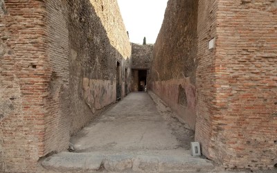 Ancient love note and gladiator fight scene uncovered in Pompeii Ancient love note and gladiator fight scene uncovered in Pompeii
