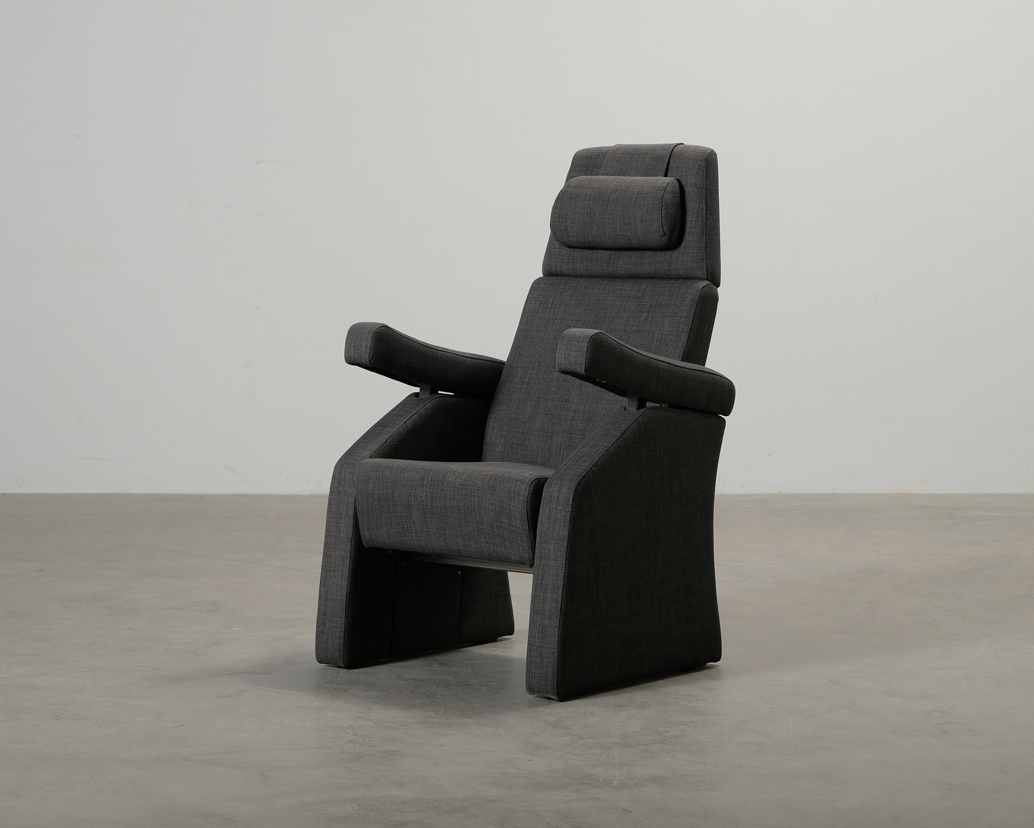 Armi ergonomisk fåtölj mörkgrå