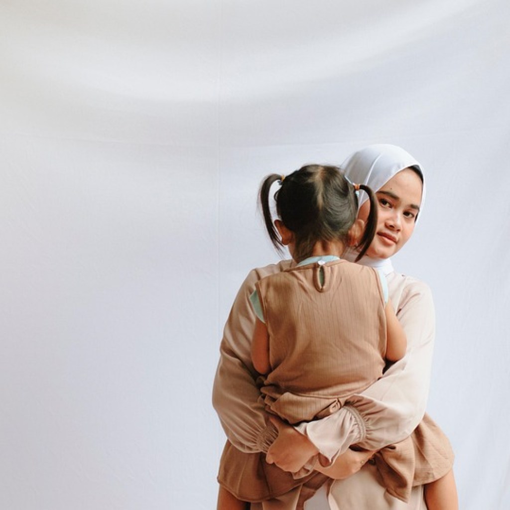 Balancing Acts: How Conscious Living Moms Juggle Sustainability and Family Life Balancing Acts: How Conscious Living Moms Juggle Sustainability and Family Life
