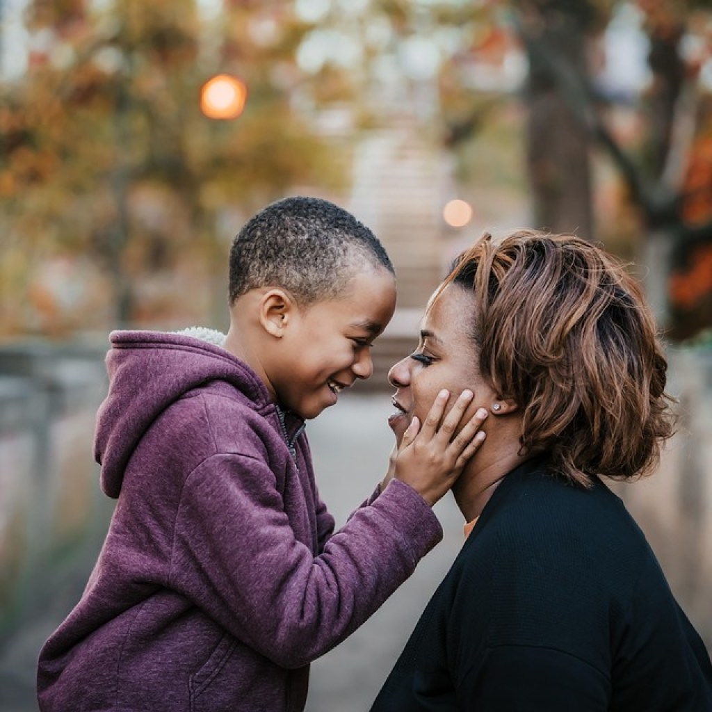 Embracing the Present: The Power of Mindful Parenting Embracing the Present: The Power of Mindful Parenting