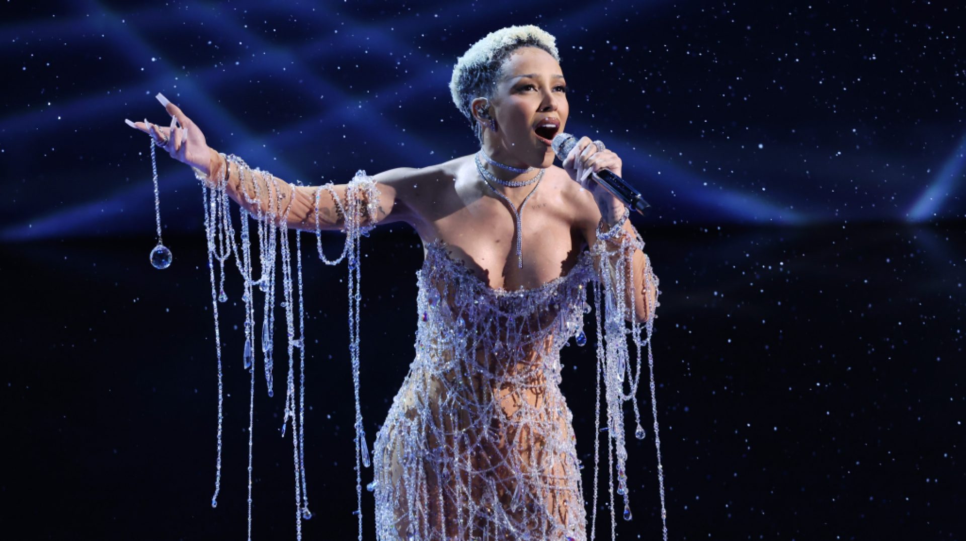 Doja Cat Says Oscars Performance Was “Scary As F**k” Amid Criticism Doja Cat Says Oscars Performance Was “Scary As F**k” Amid Criticism