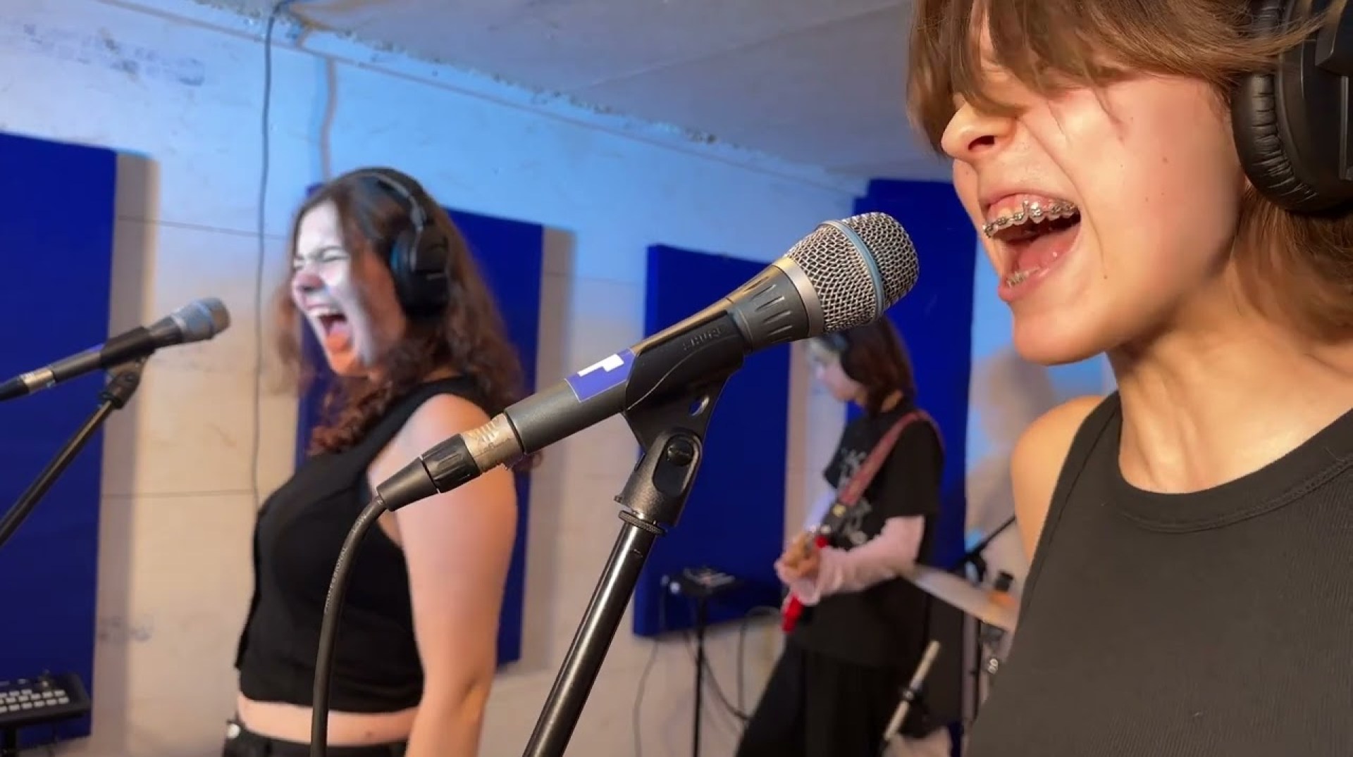 Gender Reveal Atomic Bomb – Party Animals | Live at Tonzofia Sessions 2024 Gender Reveal Atomic Bomb – Party Animals | Live at Tonzofia Sessions 2024