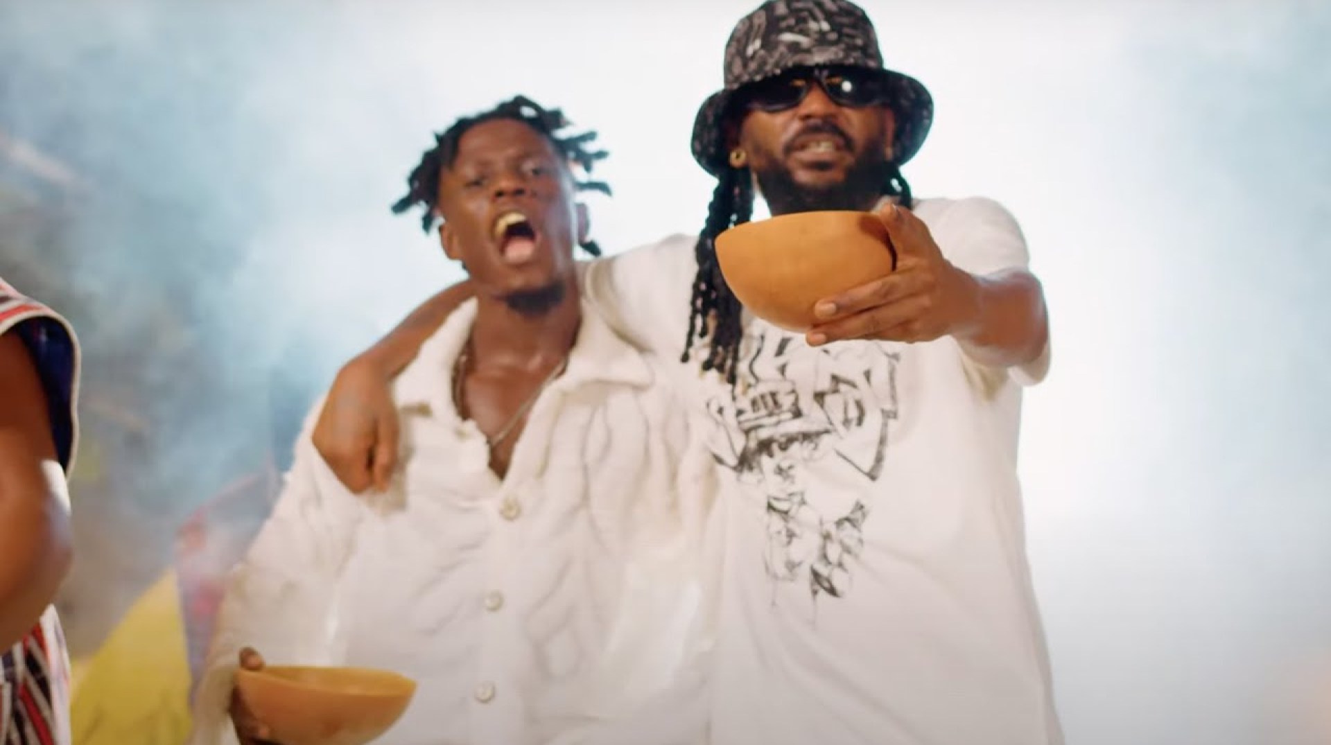 King Paluta & Samini – Aha AKye (Official Video) King Paluta & Samini – Aha AKye (Official Video)