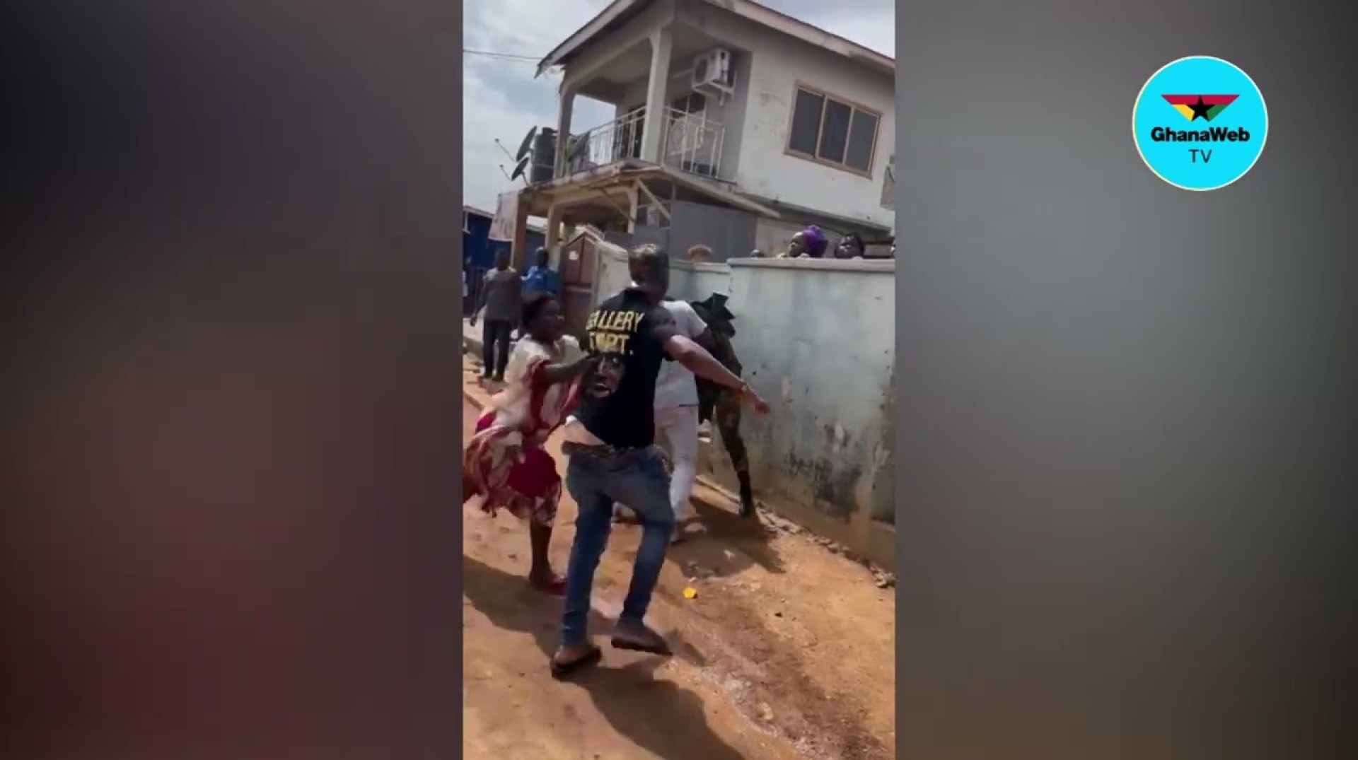 Gunshots in Obuasi as soldiers and residents battle Gunshots in Obuasi as soldiers and residents battle