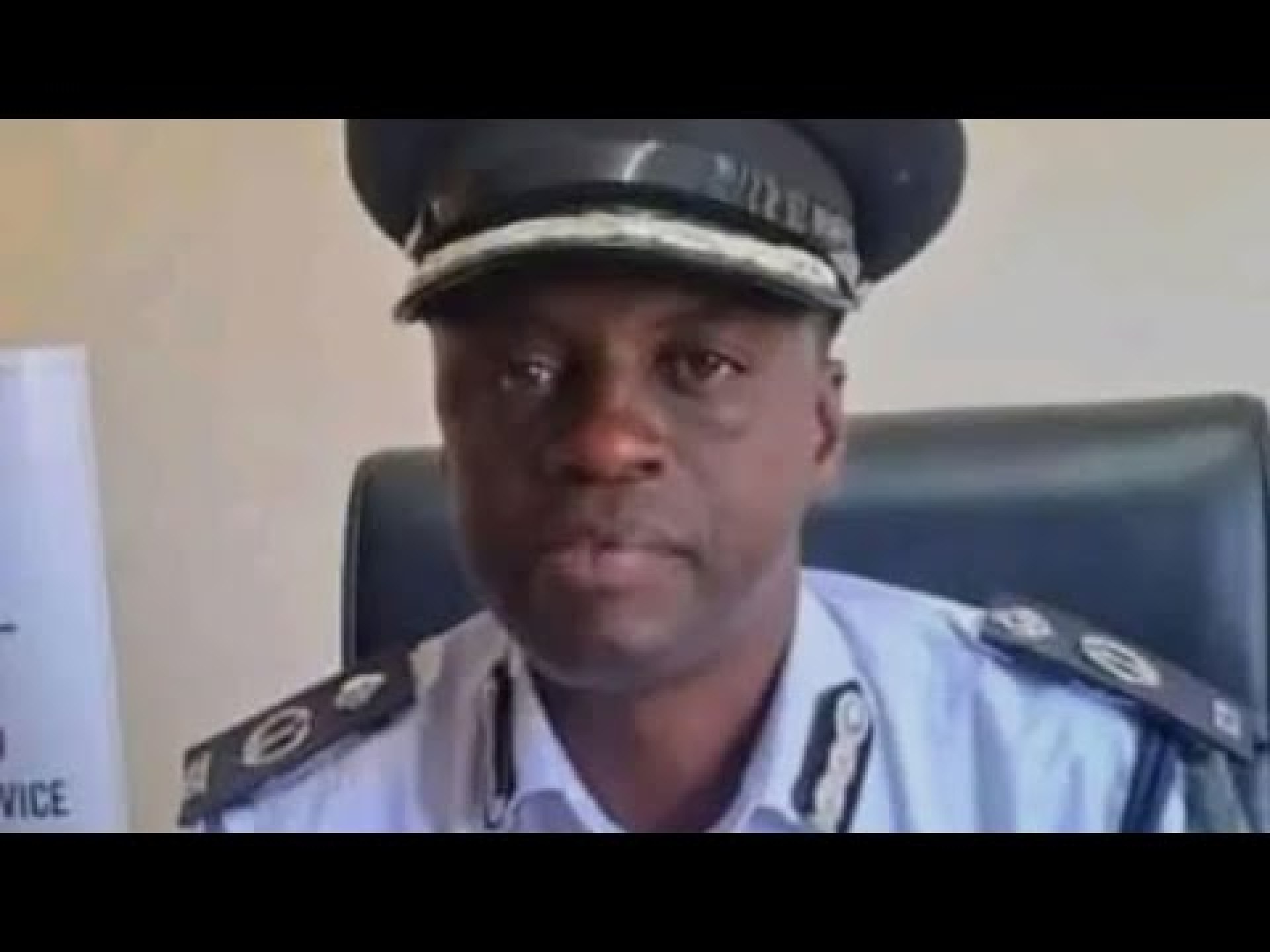 Police Officer Arrested for Allegedly Releasing Prisoners on New Year's Eve in Zambia Police Officer Arrested for Allegedly Releasing Prisoners on New Year's Eve in Zambia