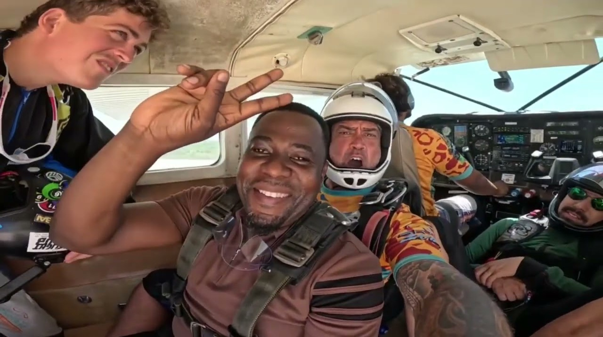 Sky Diving in Zanzibar. #zanzibar #skydiving #tanzania Sky Diving in Zanzibar. #zanzibar #skydiving #tanzania