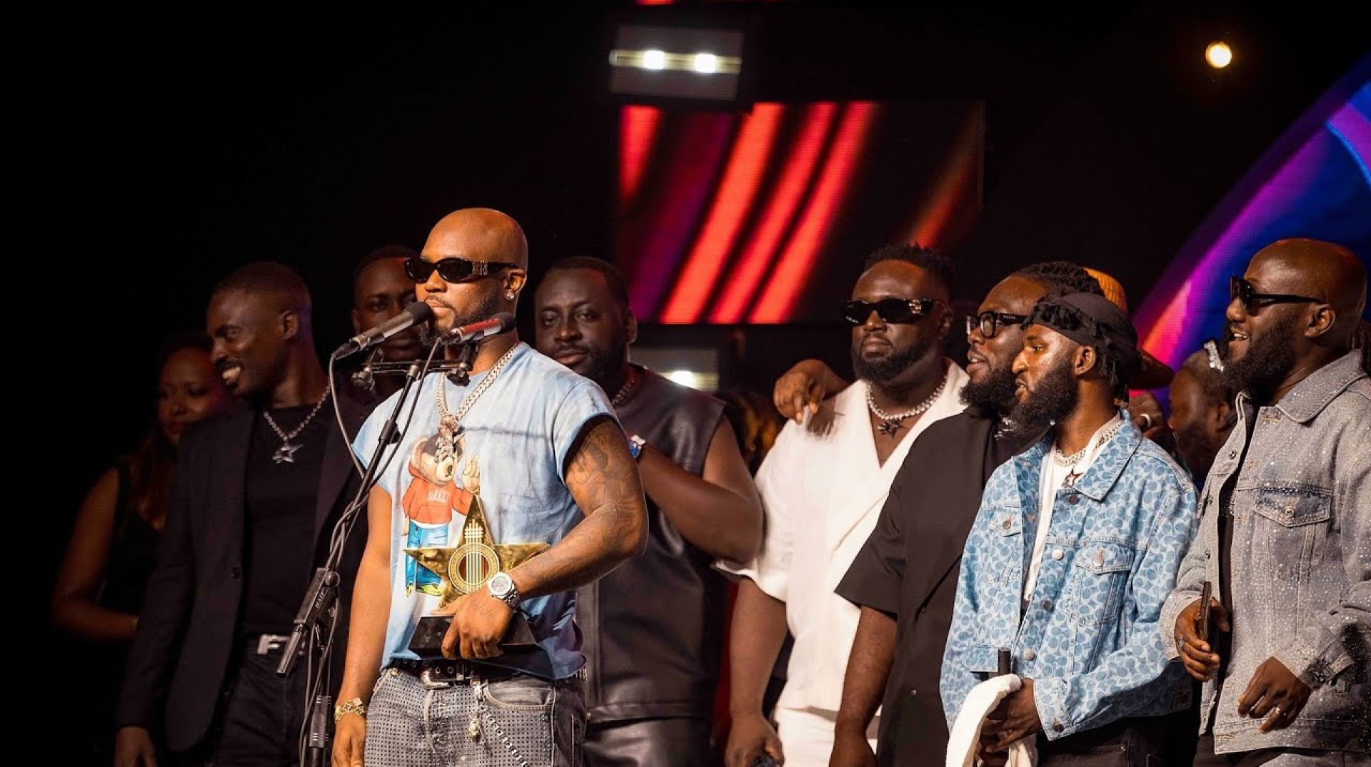 King Promise Beats King Paluta, Stonebwoy To Win 2025 Telecel Ghana Music Awards Artist Of The Year King Promise Beats King Paluta, Stonebwoy To Win 2025 Telecel Ghana Music Awards Artist Of The Year