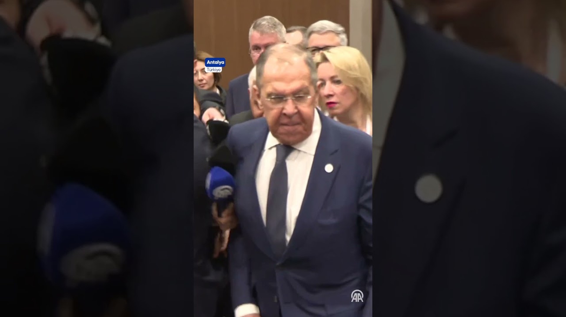 Sergey Lavrov laughs off reporter asking about Macron's troop deployment remarks for Ukrain Sergey Lavrov laughs off reporter asking about Macron's troop deployment remarks for Ukrain