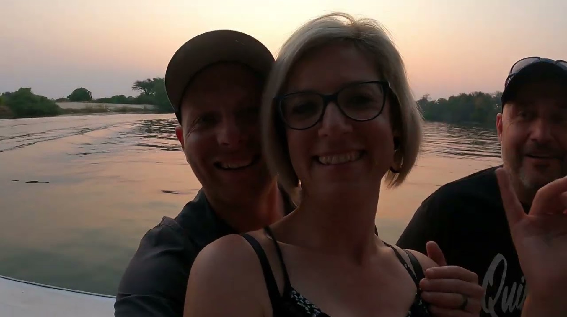 Zimbabwe, Zambia, Botswana – All in one weekend – Part 1 – Zambezi Sunset Cruise Zimbabwe, Zambia, Botswana – All in one weekend – Part 1 – Zambezi Sunset Cruise