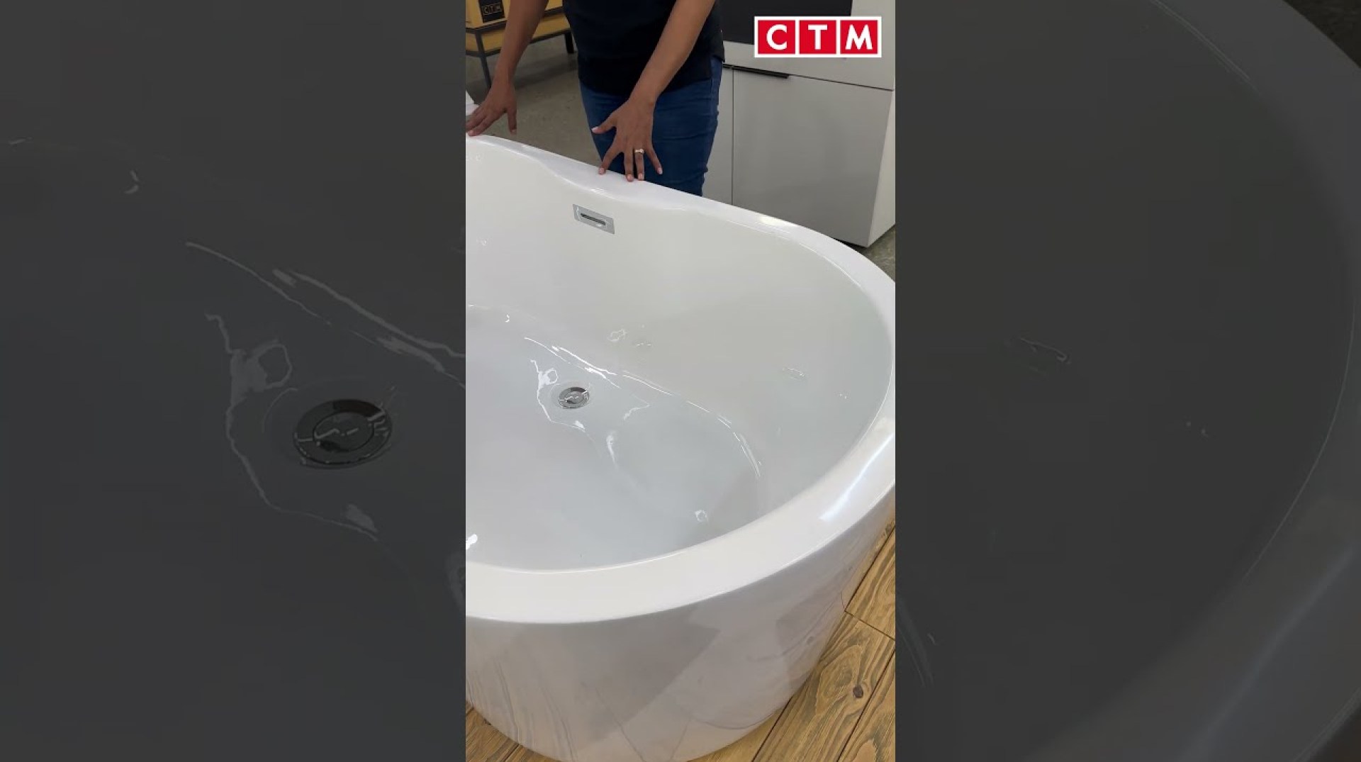 Gazania White Freestanding Bath – 1528 x 818mm Gazania White Freestanding Bath – 1528 x 818mm