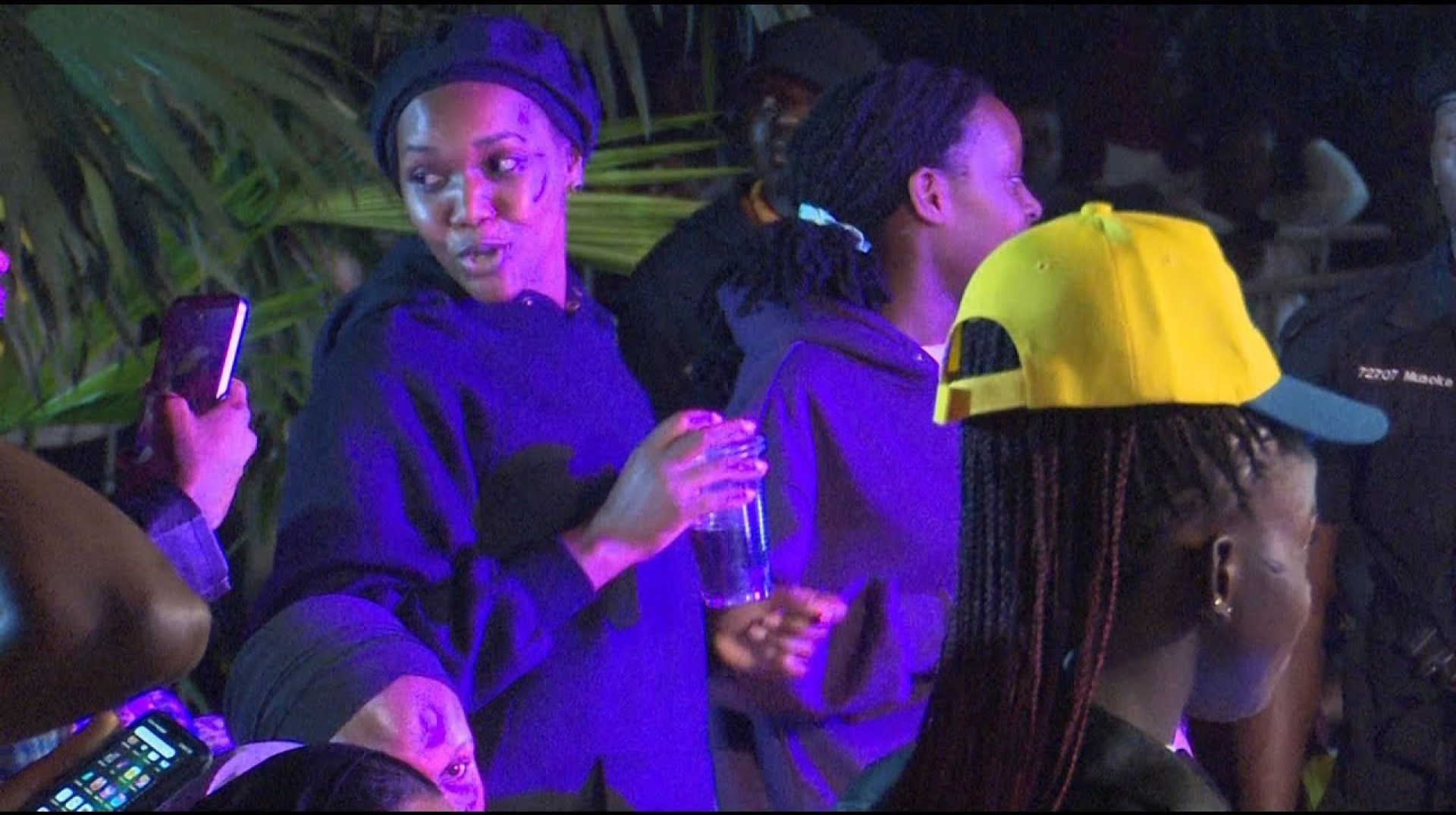 Wow! Eddy Kenzo's daughter & Nyamutoro dance to his performance at Sheraton with Fireworks Wow! Eddy Kenzo's daughter & Nyamutoro dance to his performance at Sheraton with Fireworks