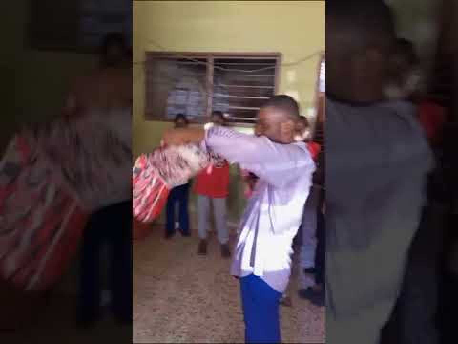 UNN student surprises a fellow student with a Valentine gift #trending #valentine #February14 #unn UNN student surprises a fellow student with a Valentine gift #trending #valentine #February14 #unn