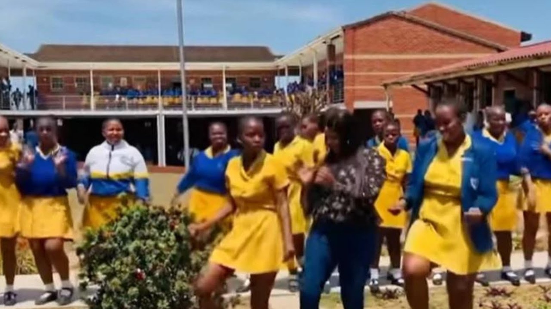 Another SA dancing teacher goes viral | NEWS IN A MINUTE Another SA dancing teacher goes viral | NEWS IN A MINUTE