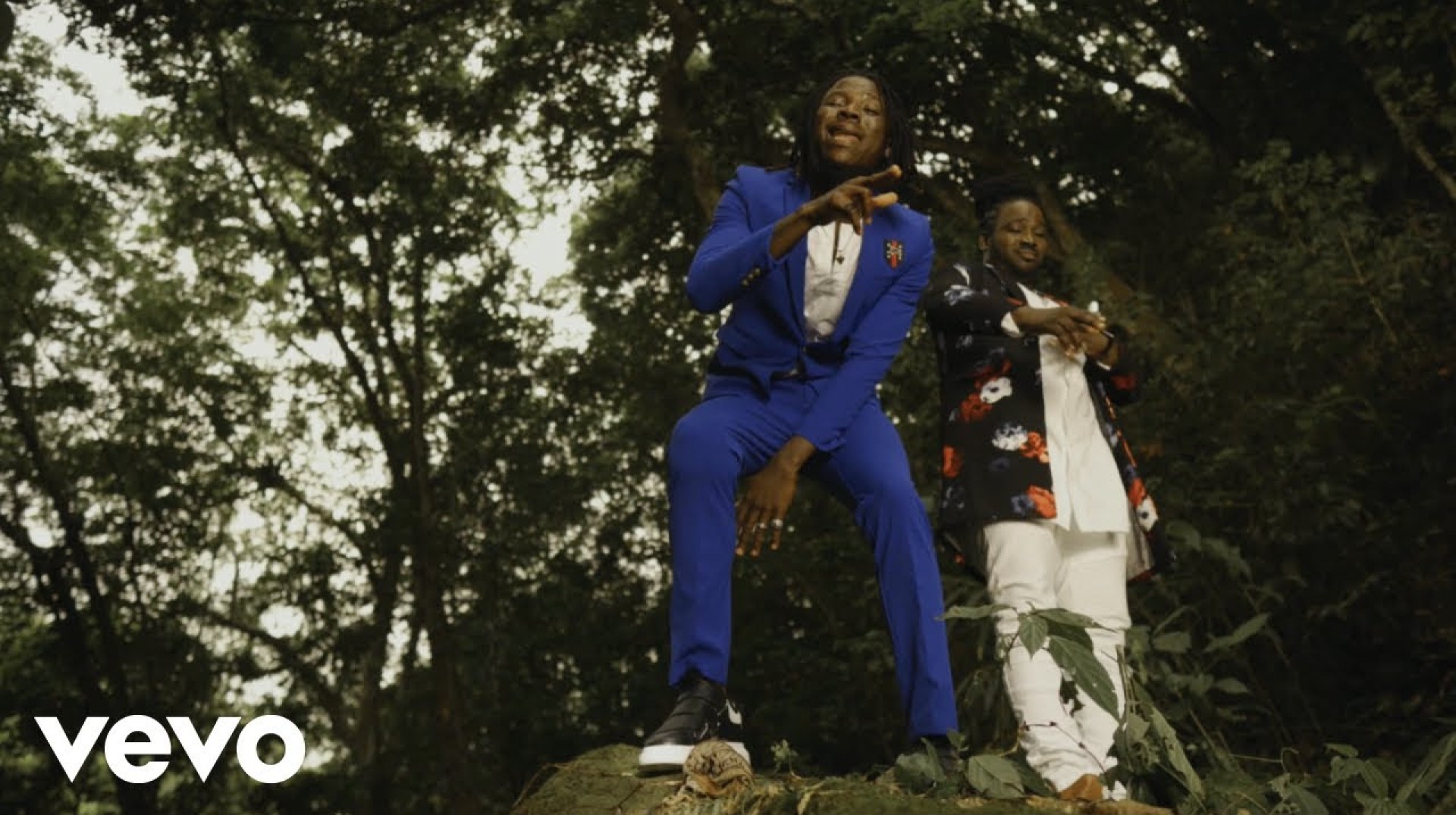 Stonebwoy – Feeling Lonely ft. I-Octane (Official Video) Stonebwoy – Feeling Lonely ft. I-Octane (Official Video)