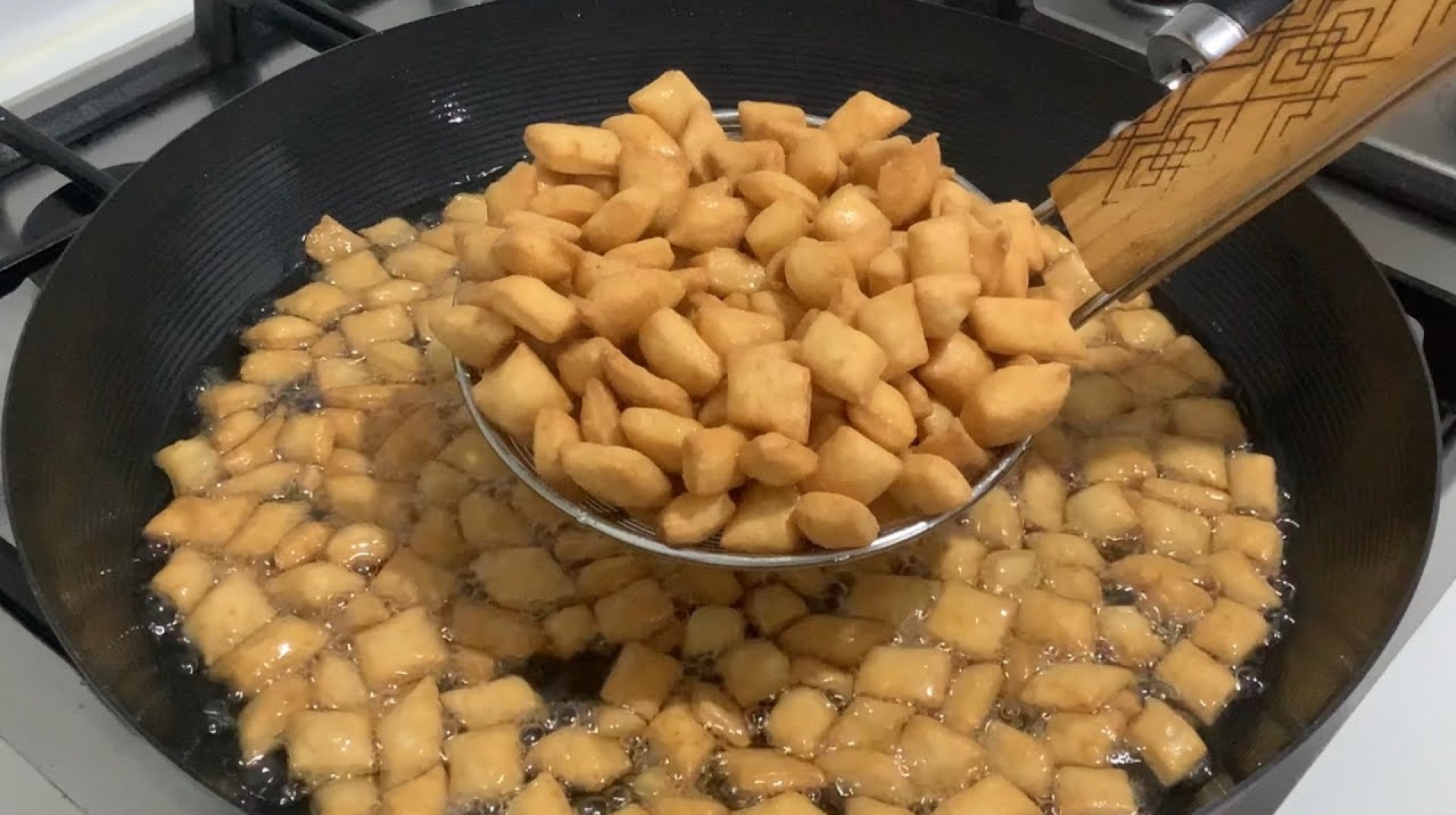 Crunchy Flour Chips | Ghana Atwemo | Perfect Snack Recipe Crunchy Flour Chips | Ghana Atwemo | Perfect Snack Recipe