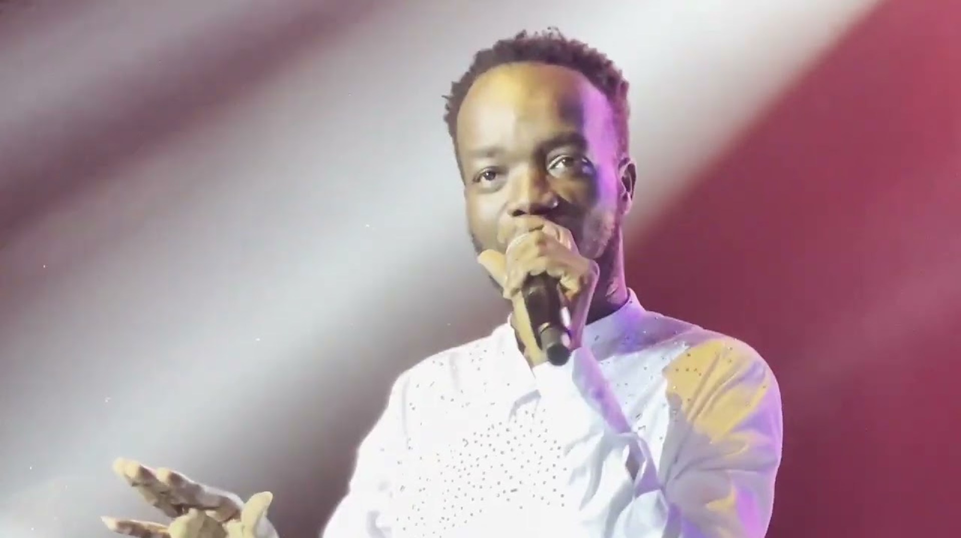 Akwaboah delivers a mesmerizing performance at Kwabena Kwabena's Vitamilk Love Night | Ghana Music Akwaboah delivers a mesmerizing performance at Kwabena Kwabena's Vitamilk Love Night | Ghana Music