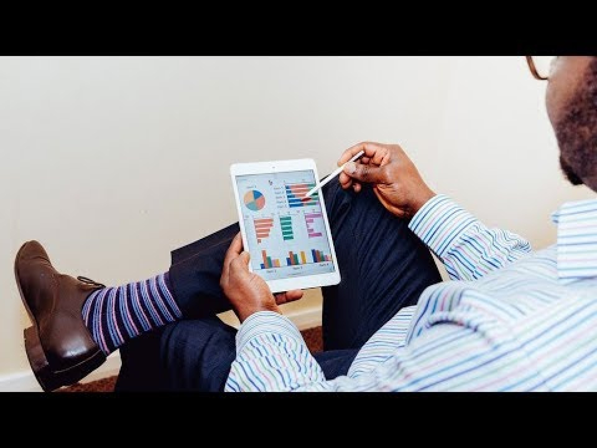 Fintech Industry and Payment Applications in Ghana by Claud Kweku Hutchful, CEO of DreamOval Fintech Industry and Payment Applications in Ghana by Claud Kweku Hutchful, CEO of DreamOval
