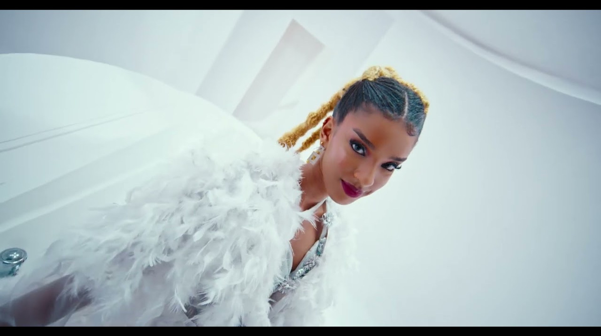 Young Jonn- Sharpally (Official Music Video) Young Jonn- Sharpally (Official Music Video)