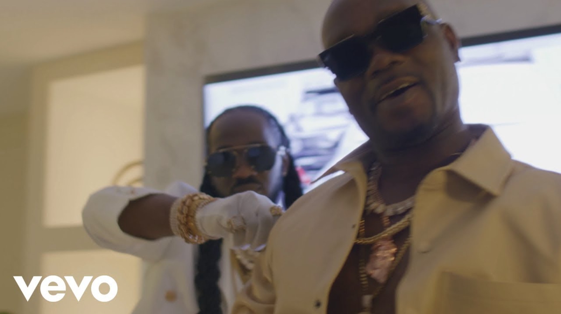 Blue Cush, I-Octane – Rich Out Yah (Official Music Video) Blue Cush, I-Octane – Rich Out Yah (Official Music Video)