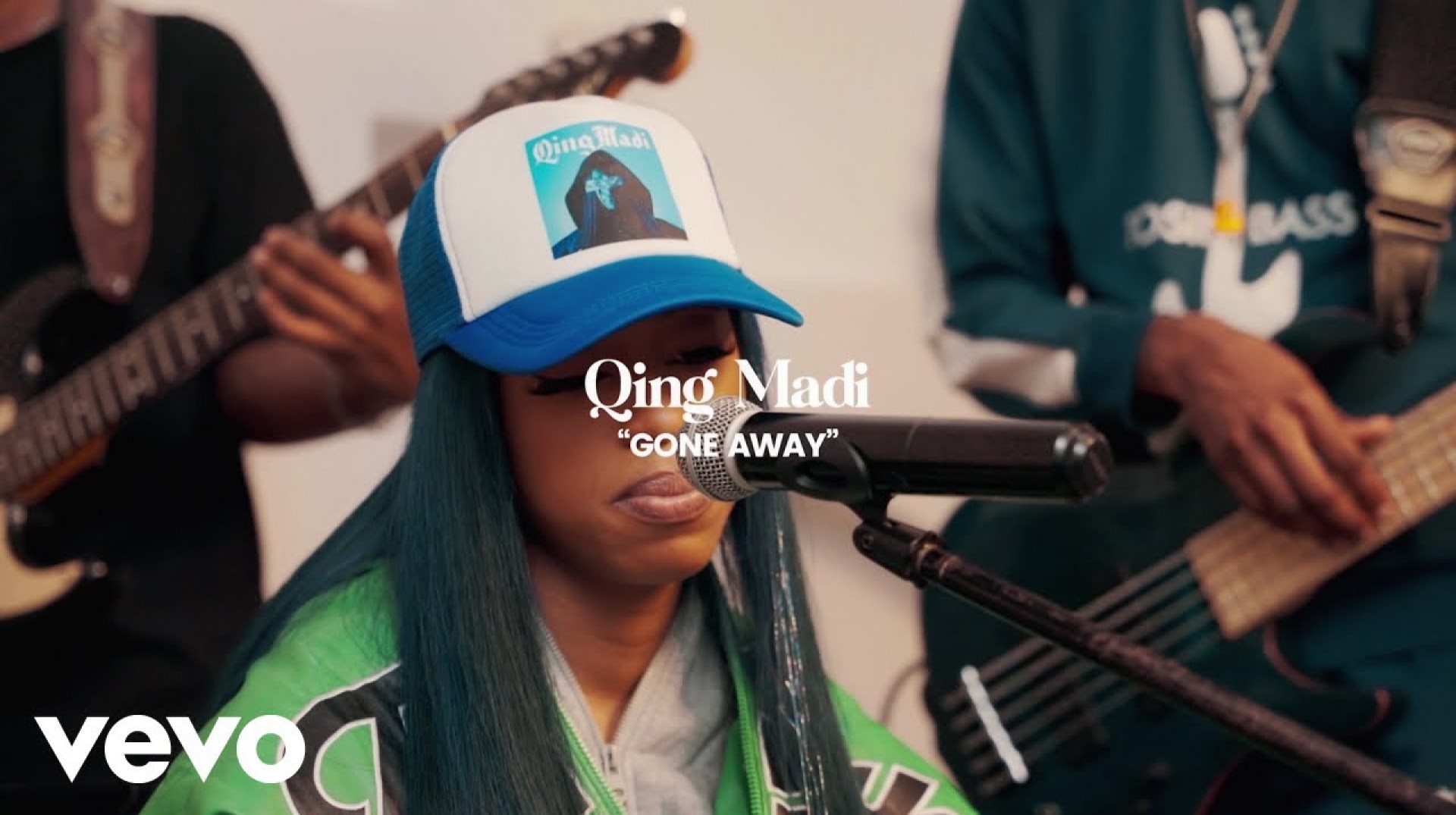 Qing Madi – Gone Away (Home Session Live Performance – H.E.R. Cover) Qing Madi – Gone Away (Home Session Live Performance – H.E.R. Cover)