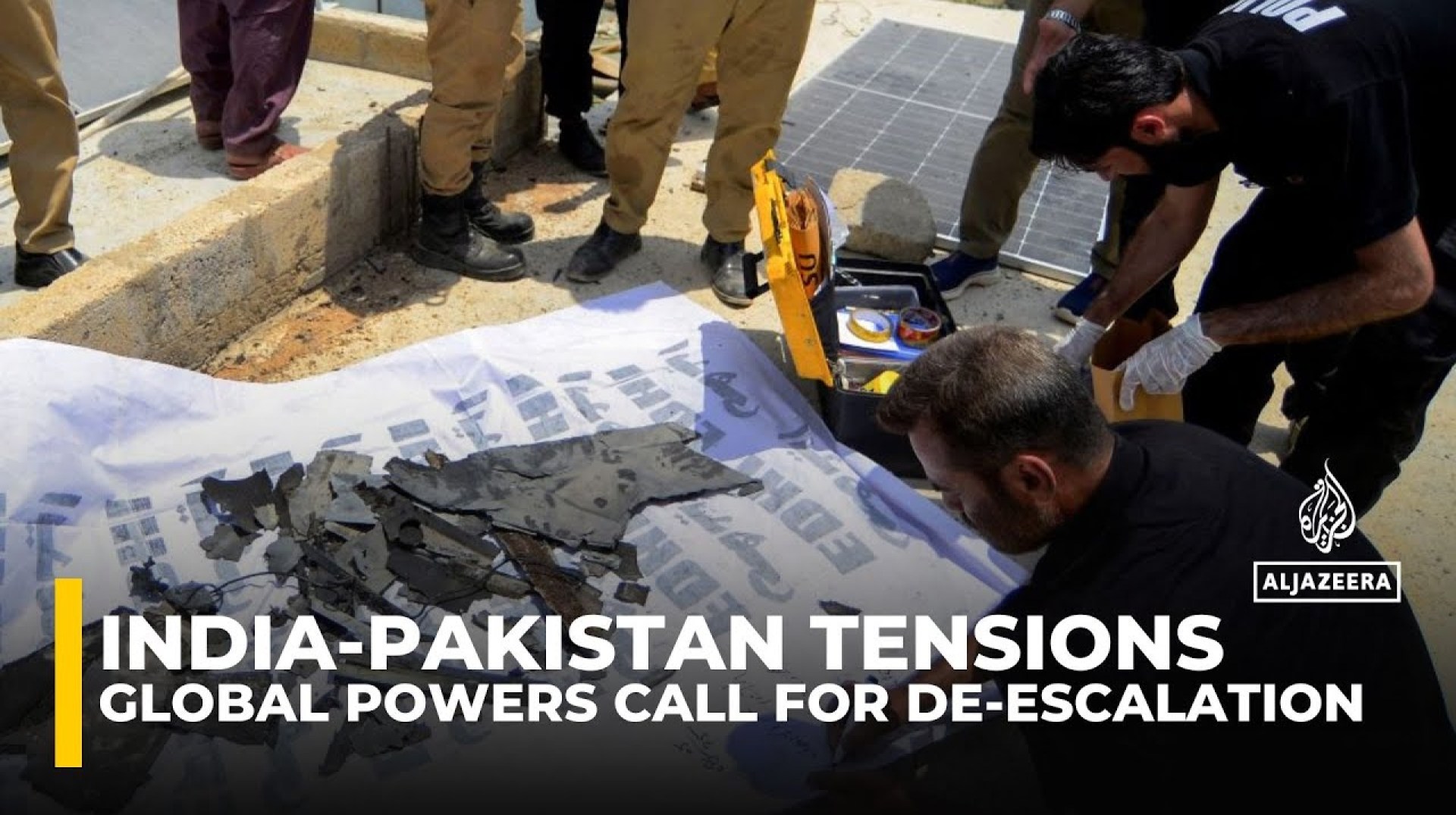 Pakistan defence minister says US leading de-escalation efforts in conflict with India Pakistan defence minister says US leading de-escalation efforts in conflict with India