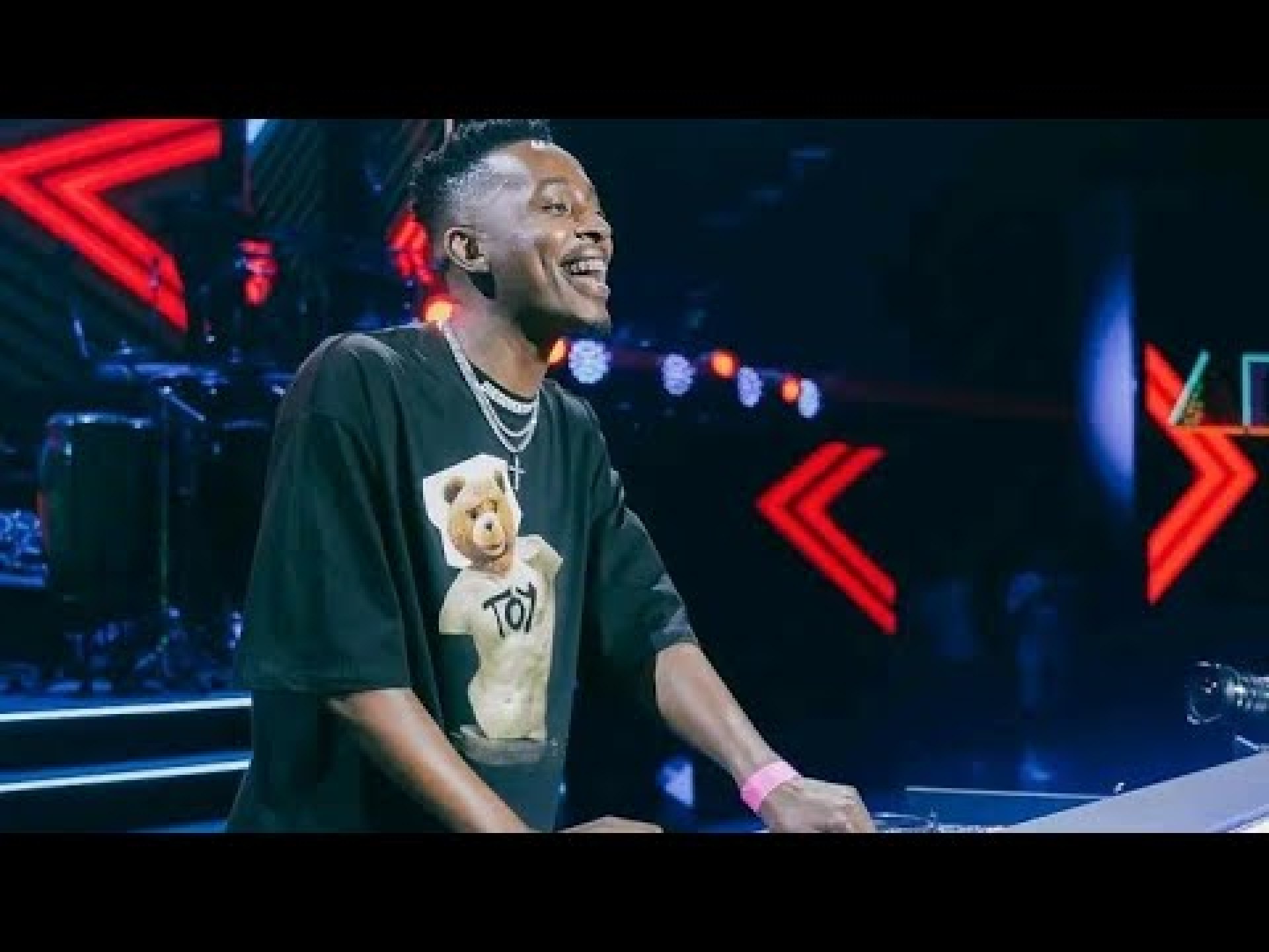 Mas Musiq & Kelvin Momo – Giyane (Official Audio) Mas Musiq & Kelvin Momo – Giyane (Official Audio)