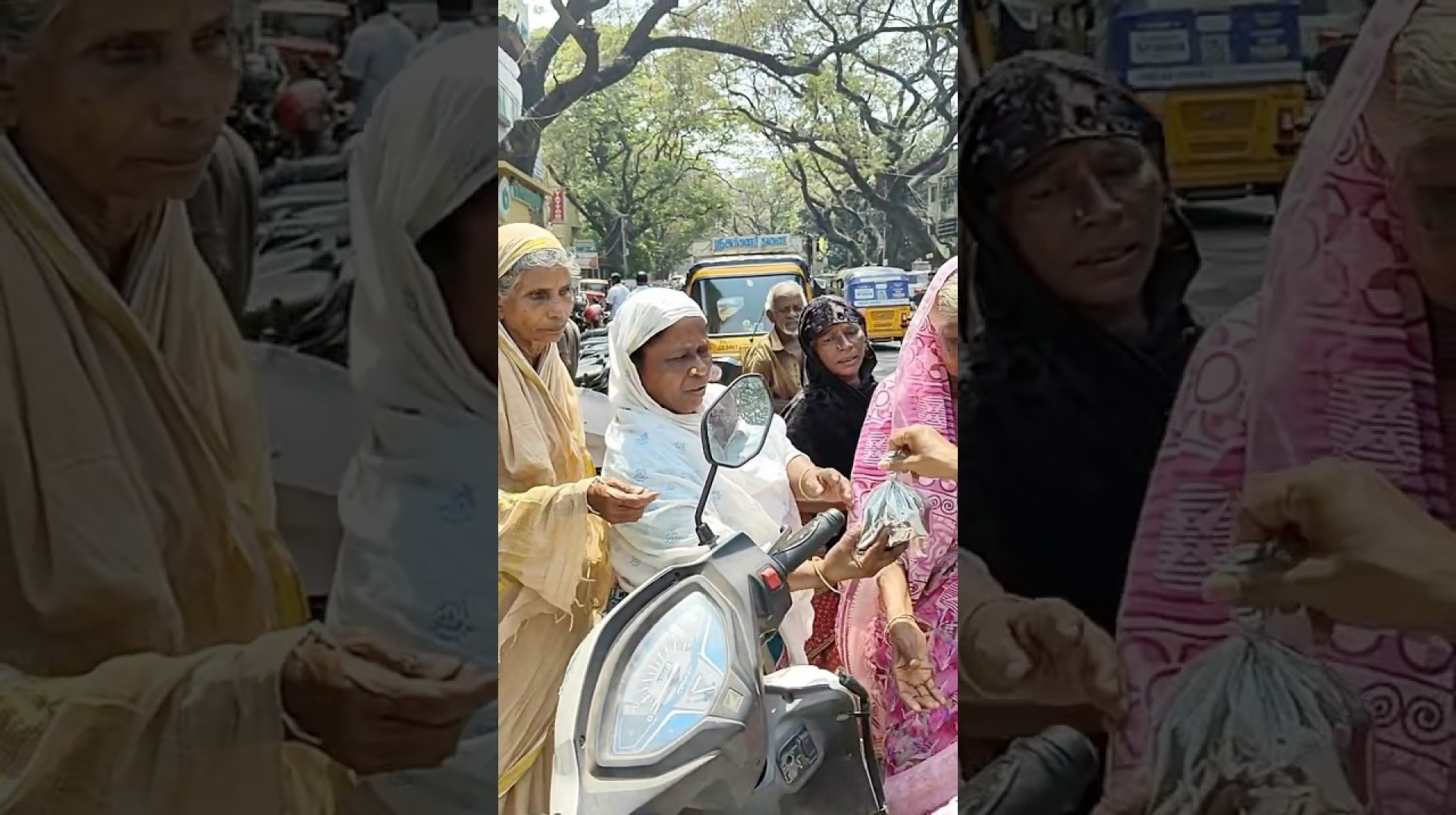 Food Giving To Poor People | Helping Video | Poor People #trending #ytshorts #shorts #shortvideo Food Giving To Poor People | Helping Video | Poor People #trending #ytshorts #shorts #shortvideo