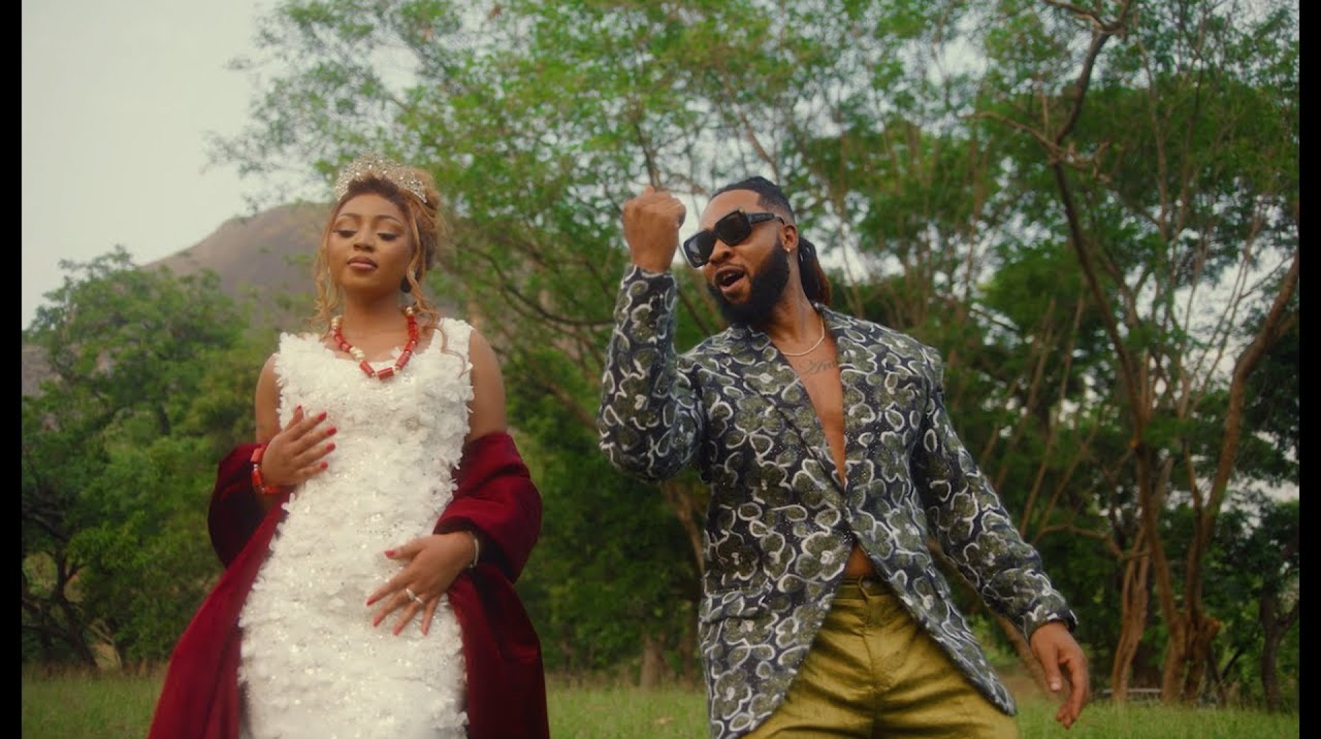 Flavour – Her Excellency (Nwunye Odogwu) (Official Video) Flavour – Her Excellency (Nwunye Odogwu) (Official Video)