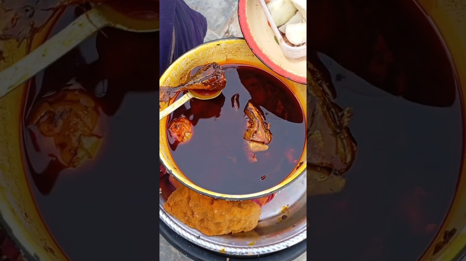 NIGERIAN street food Ewa agoyi NIGERIAN street food Ewa agoyi