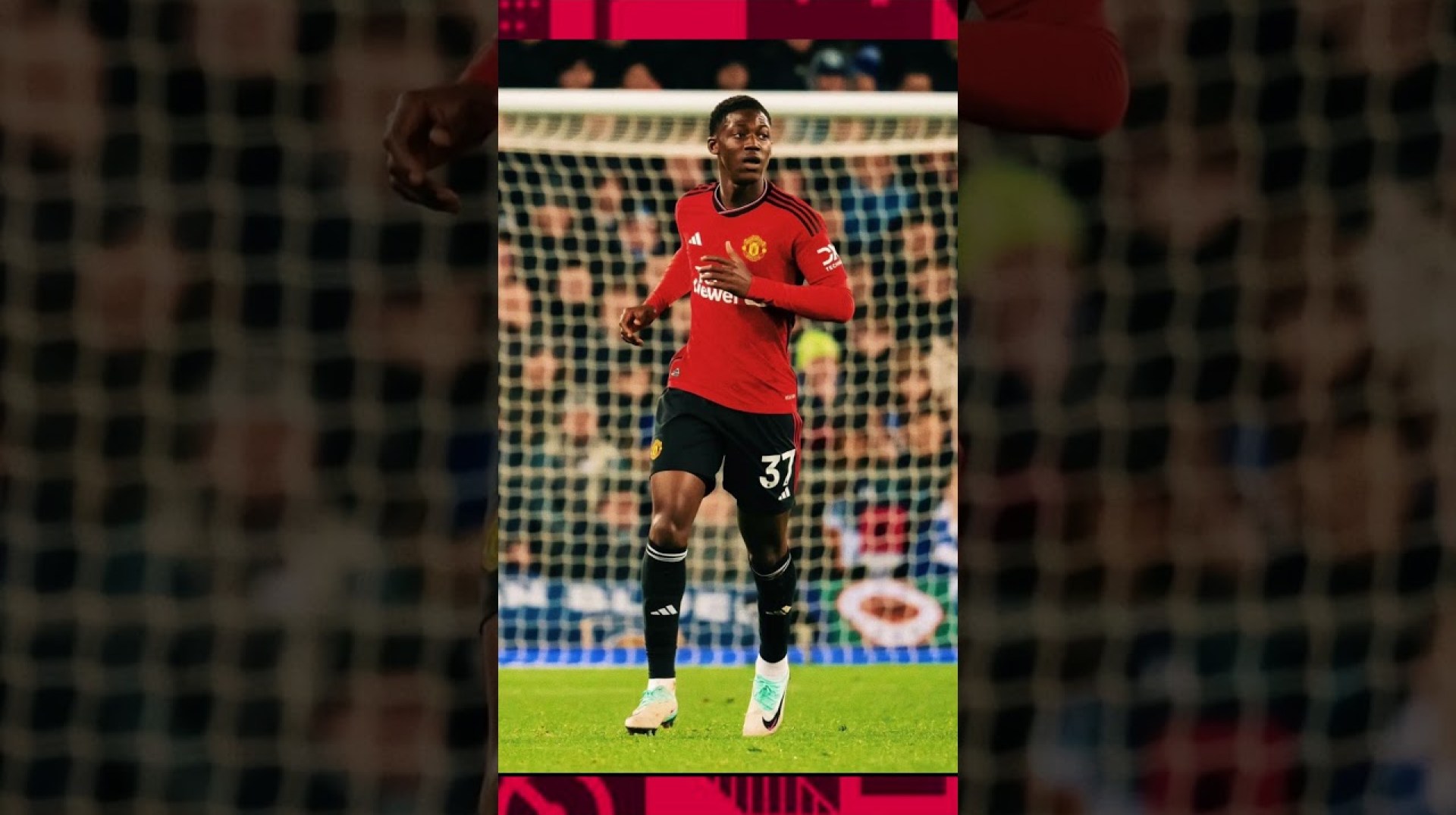 Kobbie Manioo chased by Ghana and England Kobbie Manioo chased by Ghana and England