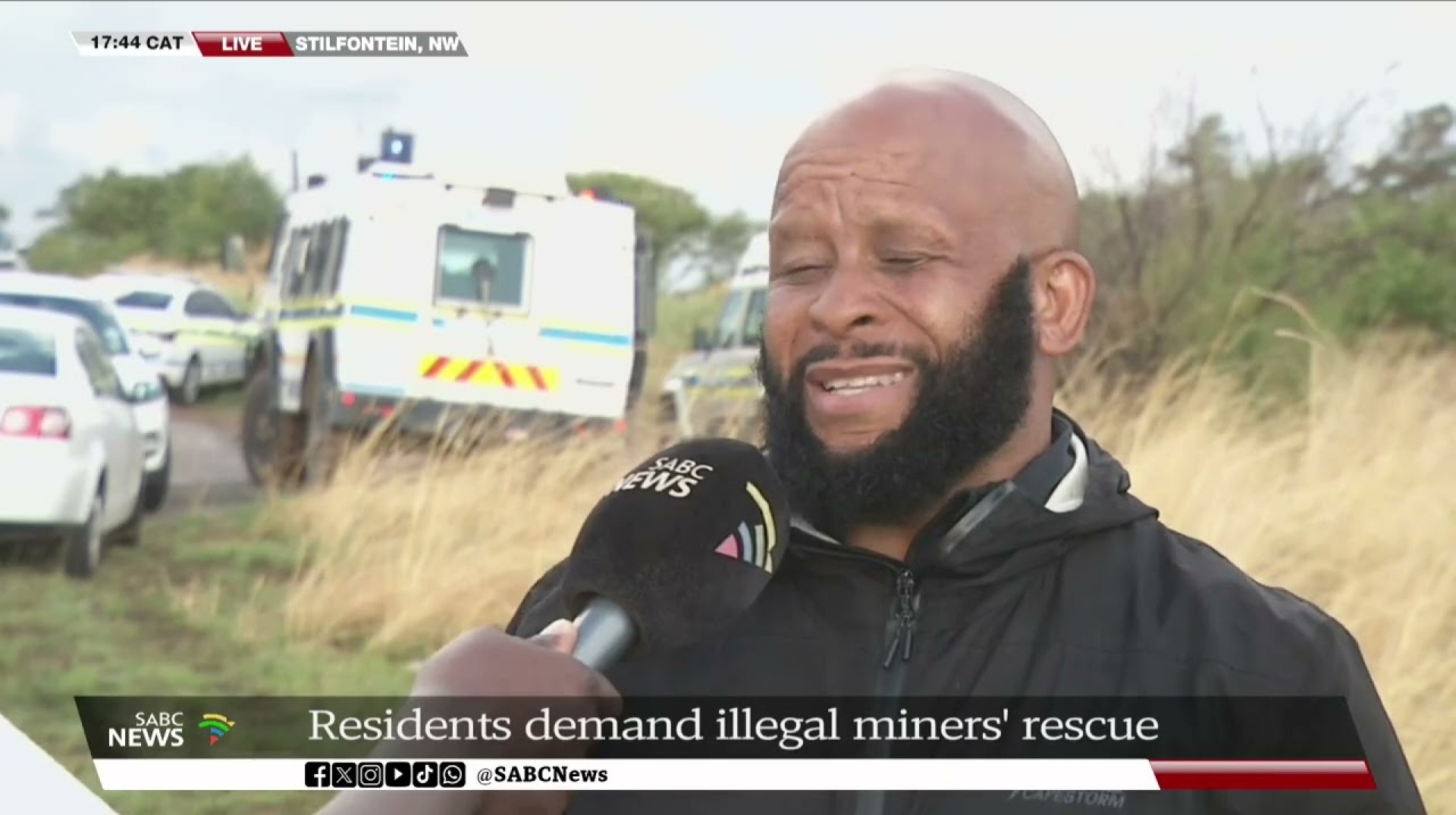 Stilfontein residents demand illegal miners' rescue Stilfontein residents demand illegal miners' rescue