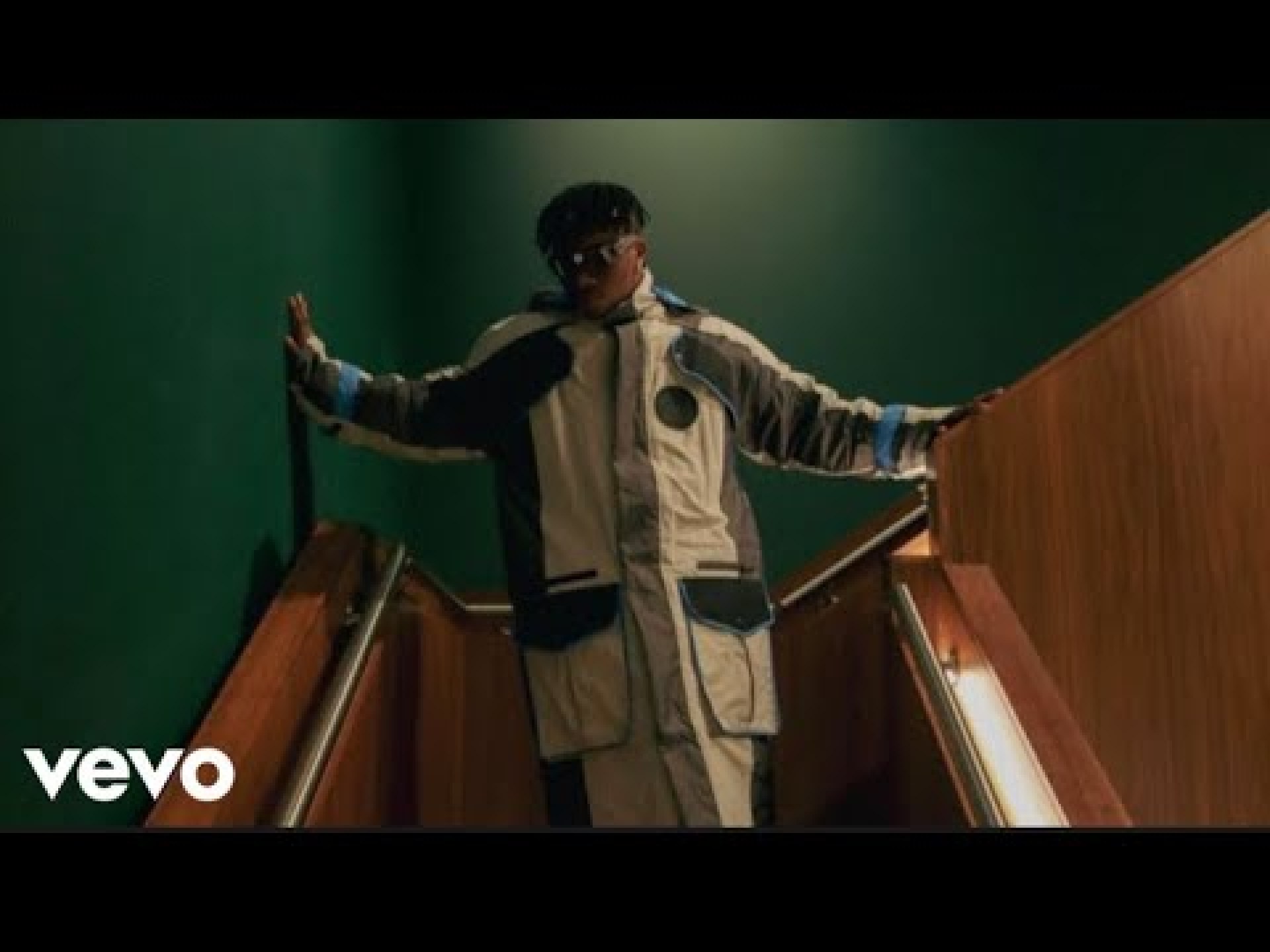 Stonebwoy Ft. Tiwa Savage & Oxlade – Therapy (Official Video Edit) Stonebwoy Ft. Tiwa Savage & Oxlade – Therapy (Official Video Edit)