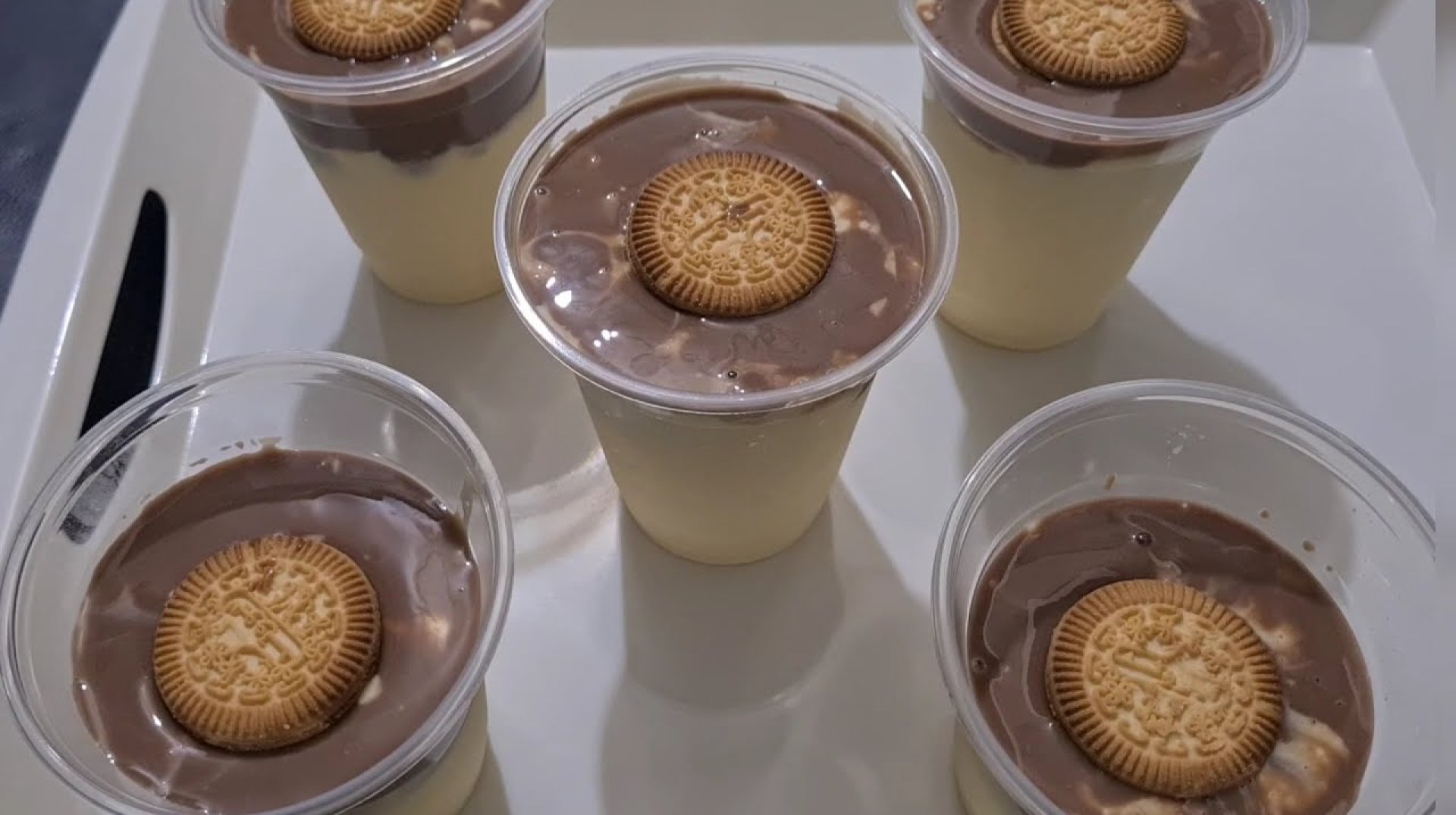 Custard chocolat aad uu macaan Custard chocolat aad uu macaan