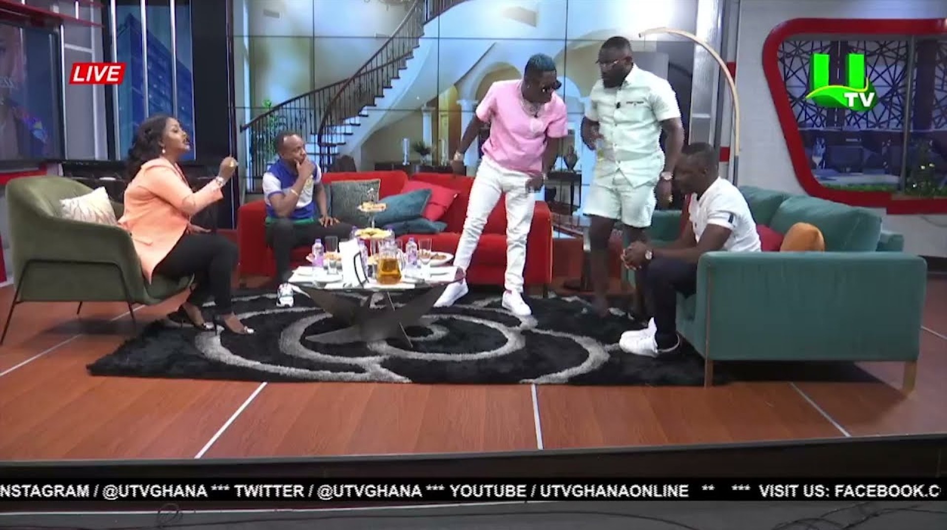 Shatta Wale nearly trade blows with Arnold Asamoah Baidoo Shatta Wale nearly trade blows with Arnold Asamoah Baidoo