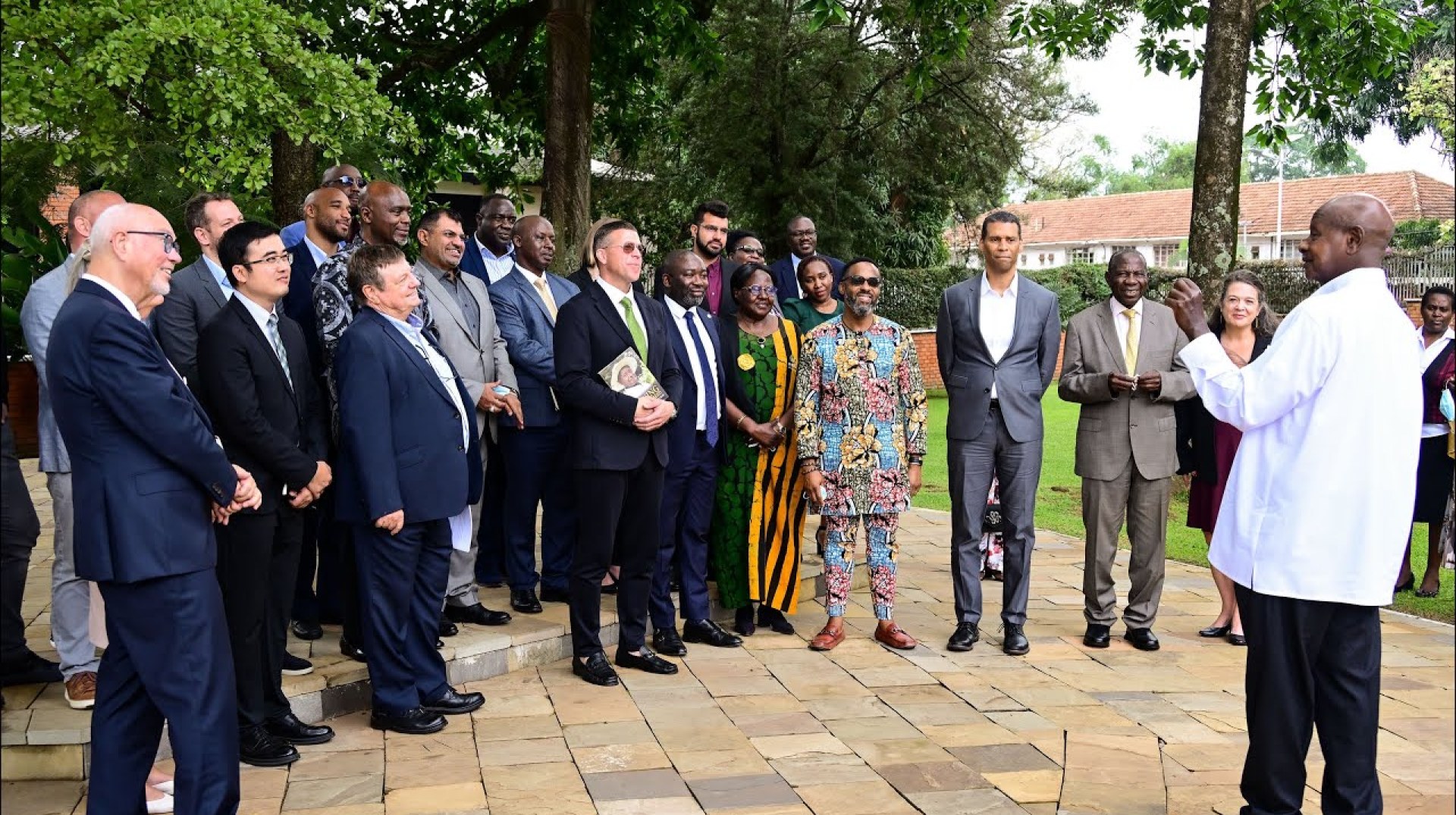 Rwabwogo introduces American investors to Museveni at Nakasero state lodge. Rwabwogo introduces American investors to Museveni at Nakasero state lodge.
