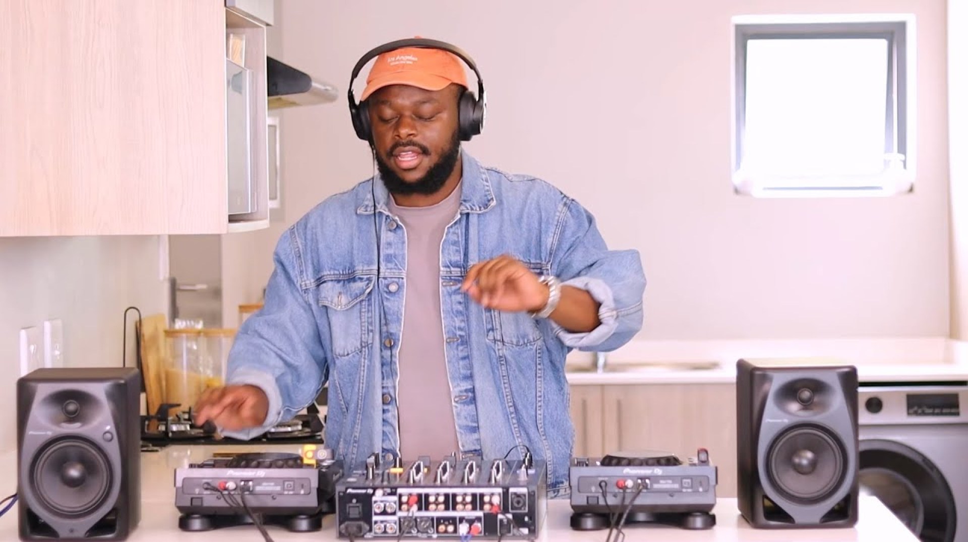 Old School Deep House Mix 001 By DysFonik – Throwback South Africa House Old School Deep House Mix 001 By DysFonik – Throwback South Africa House