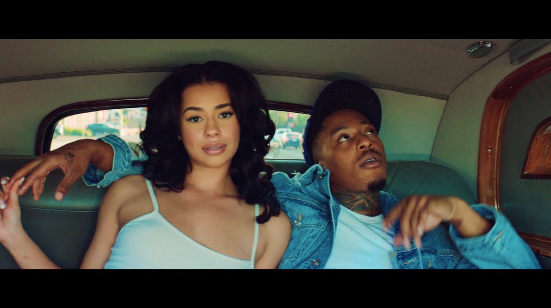 Az Chike – Whatx2 (Official Music Video) Az Chike – Whatx2 (Official Music Video)