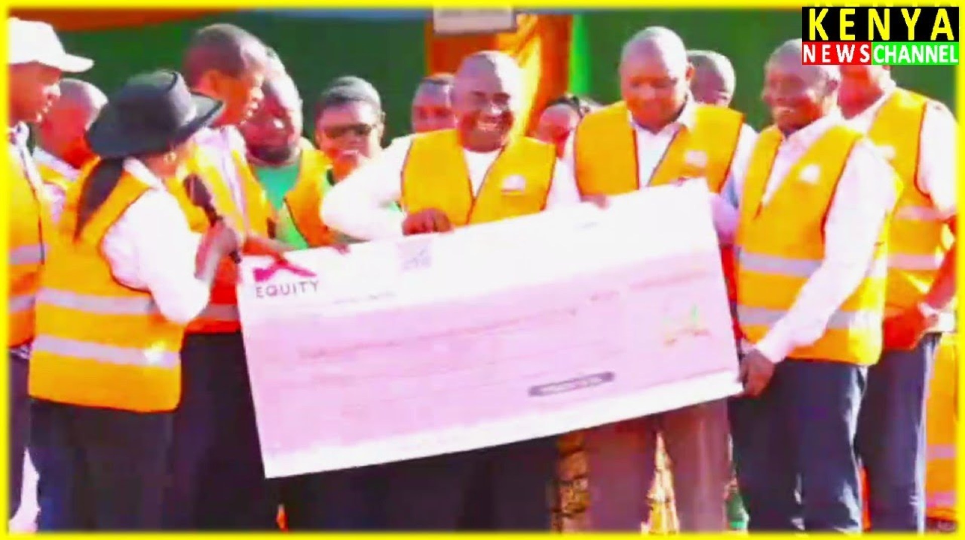 SERIKALI YA BODABODA – See the MILLIONS Ruto & Kindiki gave Embu Boda riders with Governor Mbarire SERIKALI YA BODABODA – See the MILLIONS Ruto & Kindiki gave Embu Boda riders with Governor Mbarire